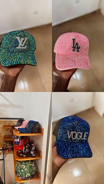Casquettes brillantes élégantes