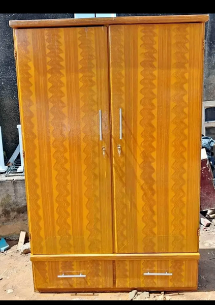 Armoire moderne en bois blanc