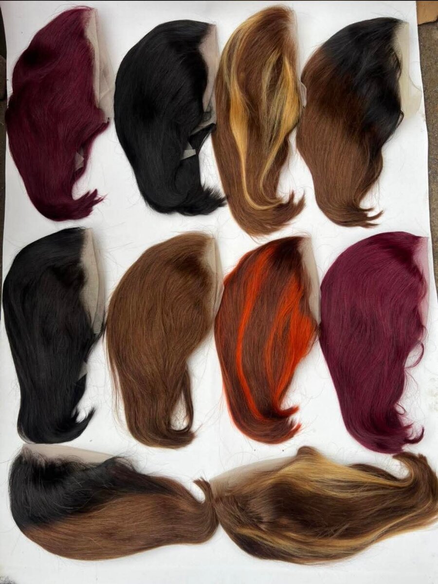 Perruques en dentelle colorées