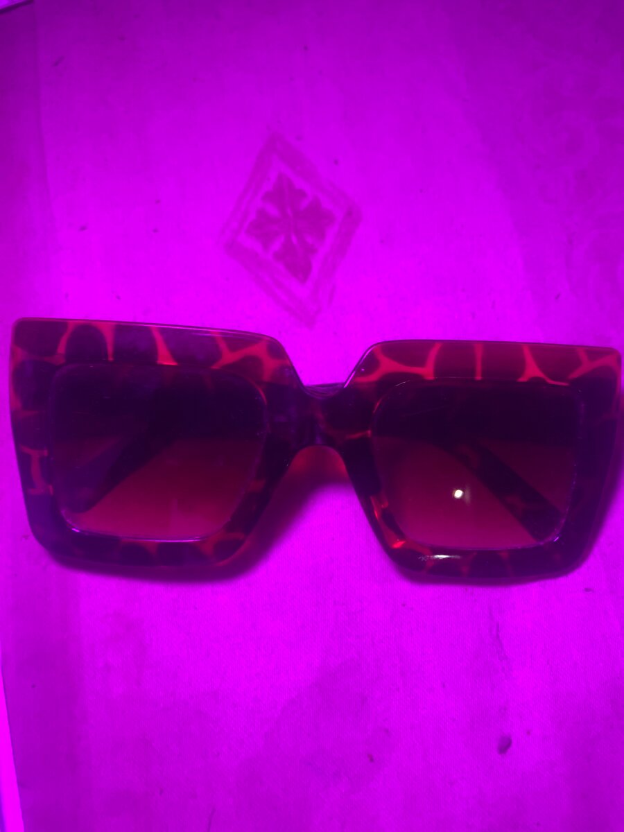 Lunettes de soleil carrées style léopard