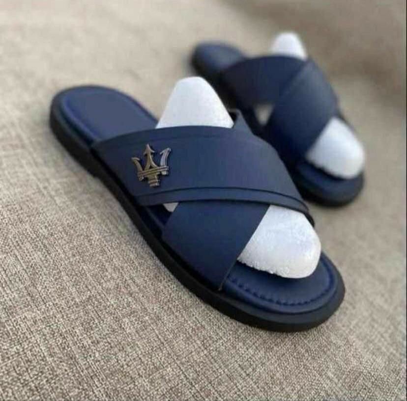 Mens casual slippers