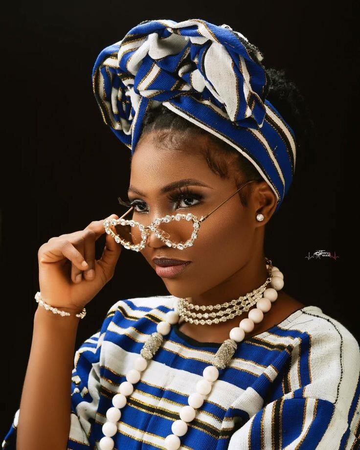 Lunettes de soleil cœur bijoux