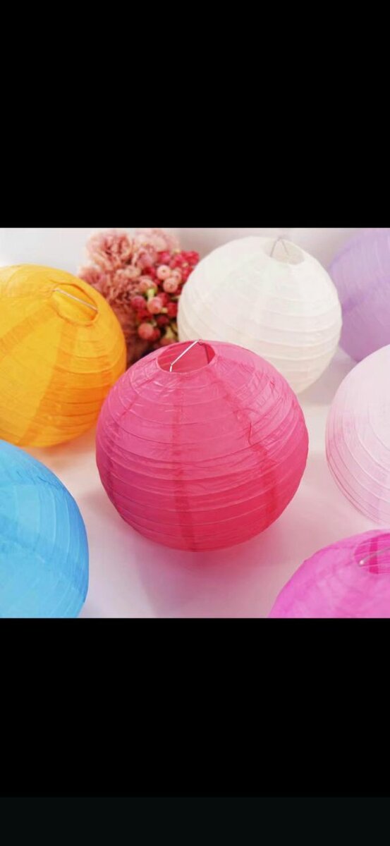Lampes en papier colorées