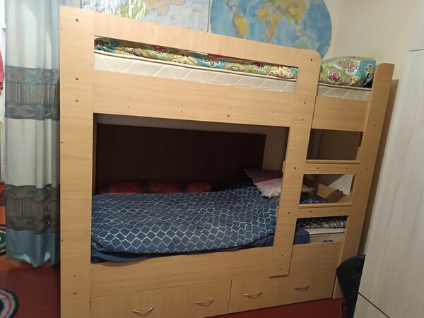 Кровать двух ярусный хороший состояние 10000сом0702322637
