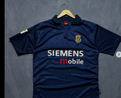 Vintage 2003 Real Madrid jersey size : L