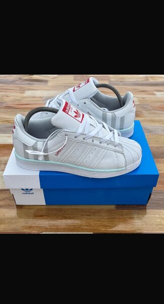 Baskets blanches classiques