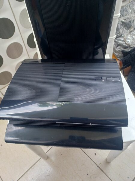 Ps3 ultra slim  craque 25 jeux
