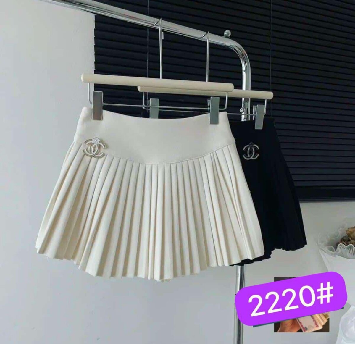 Jupe femme disponible