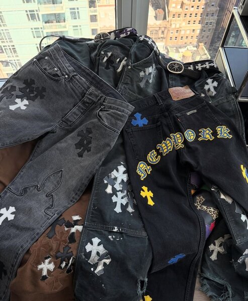 Jeans brodés style grunge