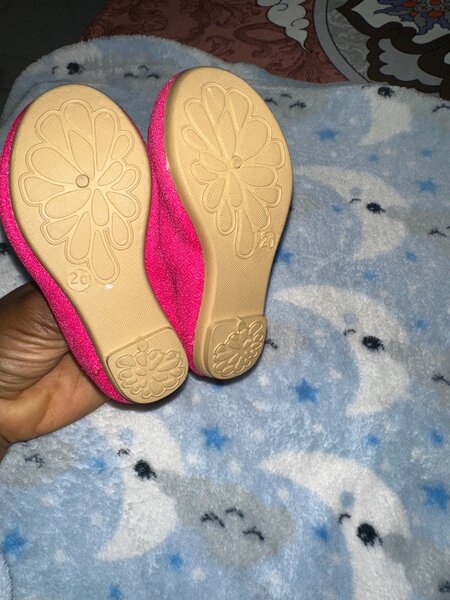 Flat shoe size 20