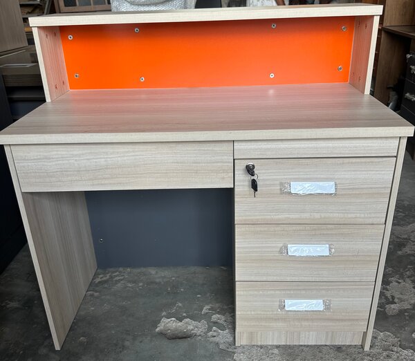 Comptoir daccueil importé