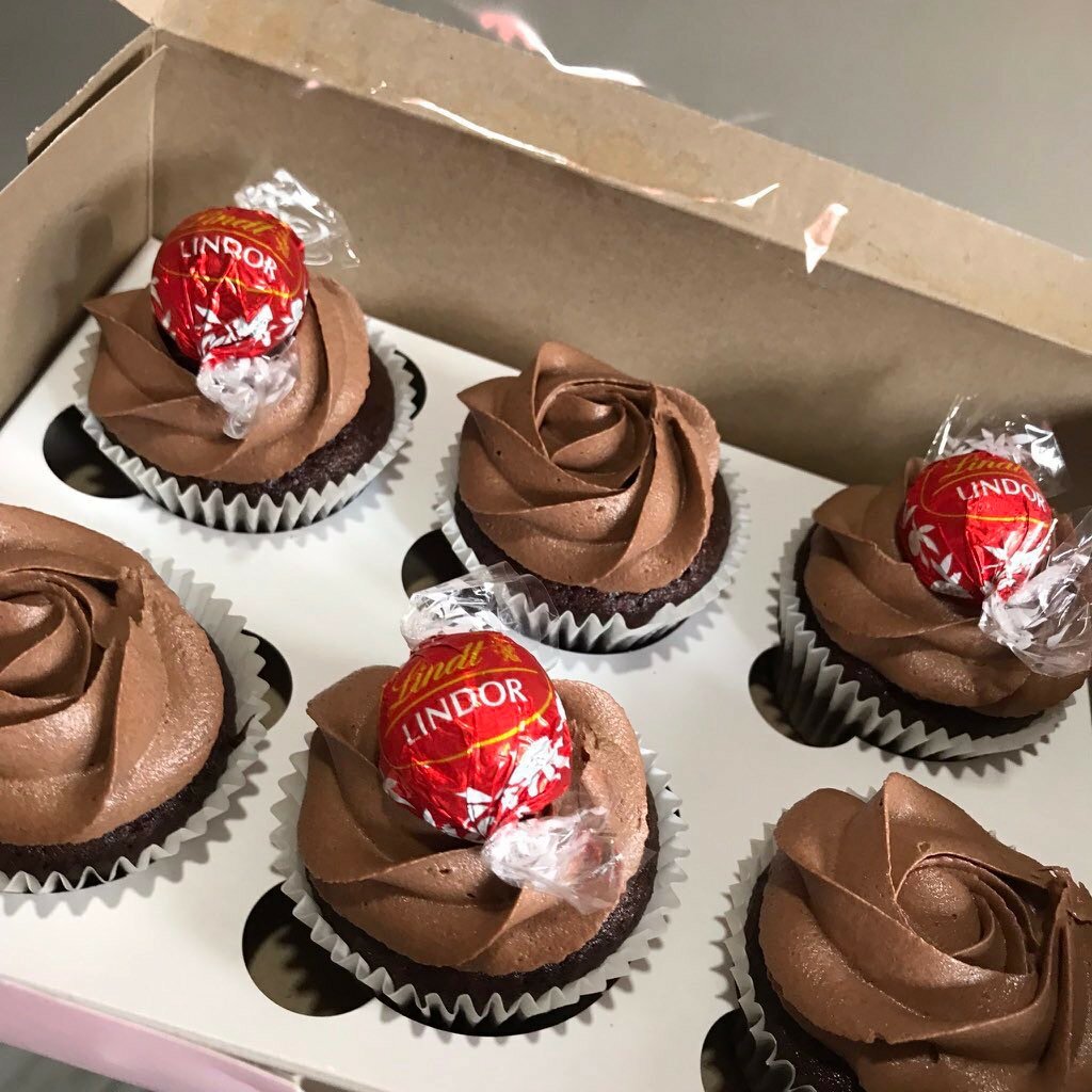 Chocolate lindor cupcakes (6)