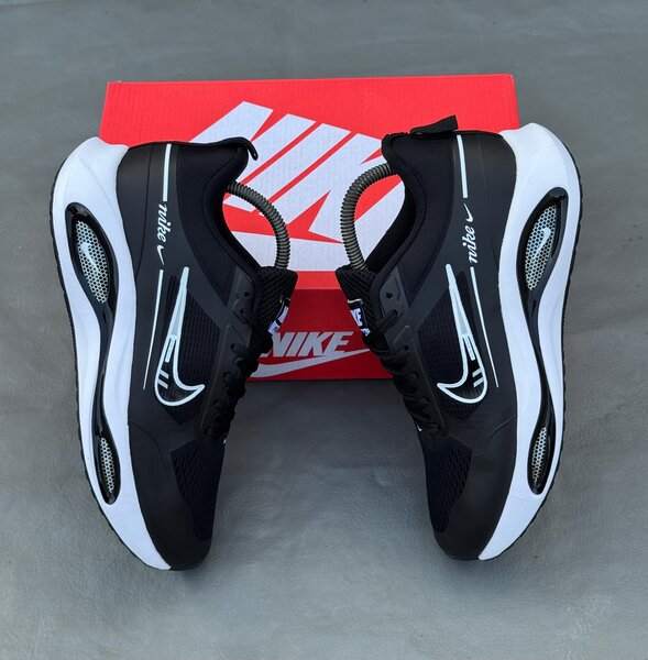 Nike baskets noires sport