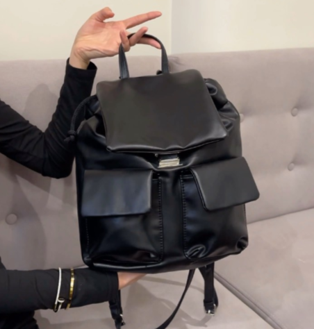 Стильный рюкзак от Бренда STRADIVARIUS черный