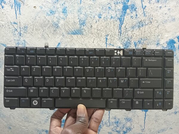 DELL Vostro 1015