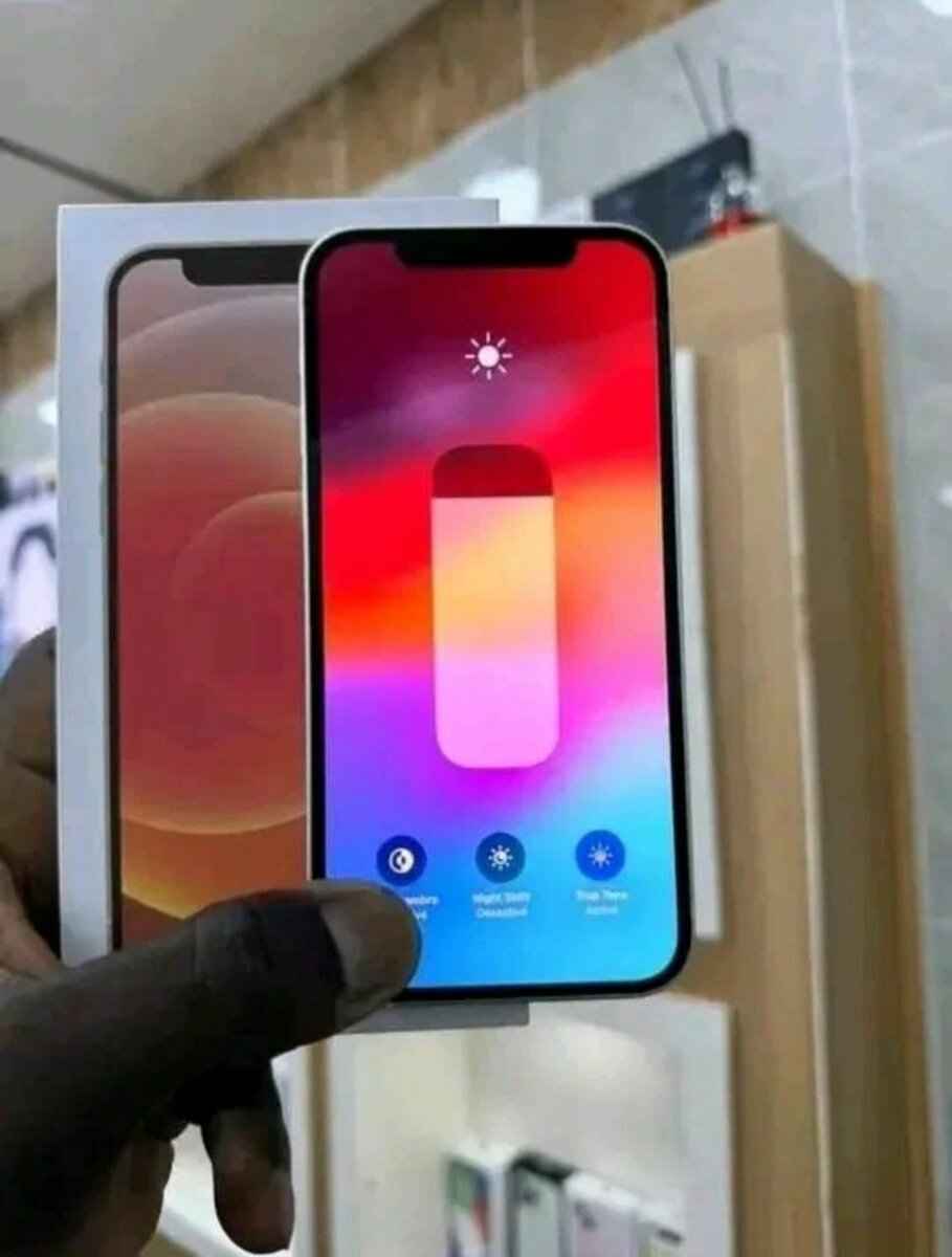 iPhone 12 Blanc avec Boîte