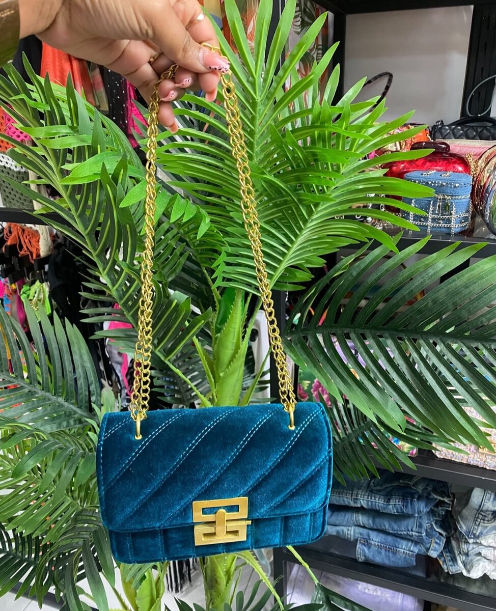 Texture leather shoulder bag