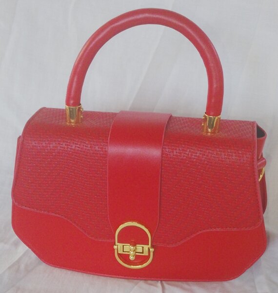 Sac à main rouge élégant