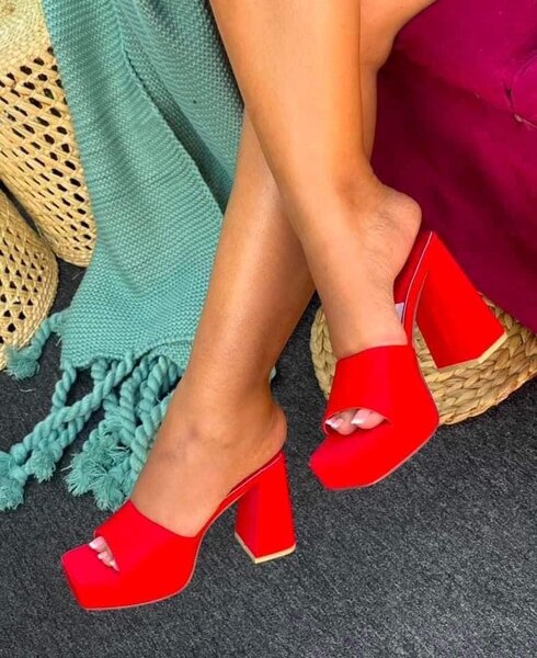 Mules à talon rouge élégant