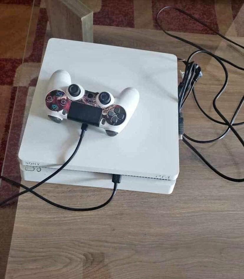 Console PS4 Slim avec Manette
