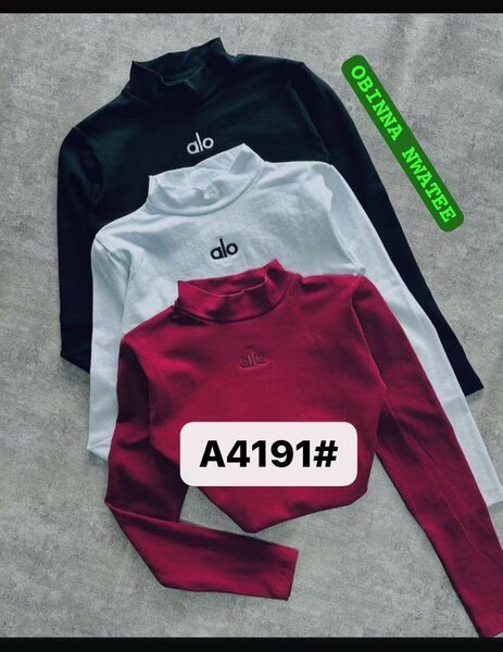 Hauts à col roulé pour femmes