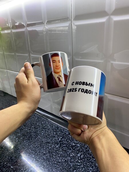 Подарок на Новый год! Кружка с вашей «фото» и «надписью».