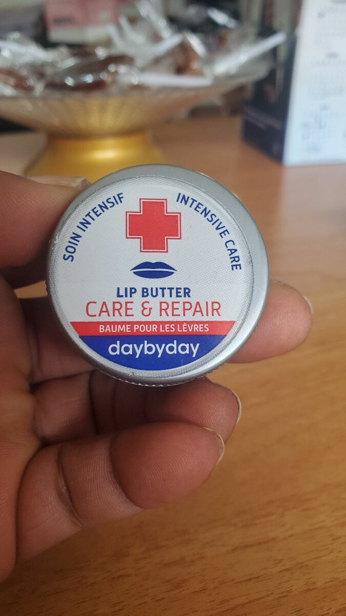 5 Baumes à lèvres pour réparer les lèvres sèches/ gercées