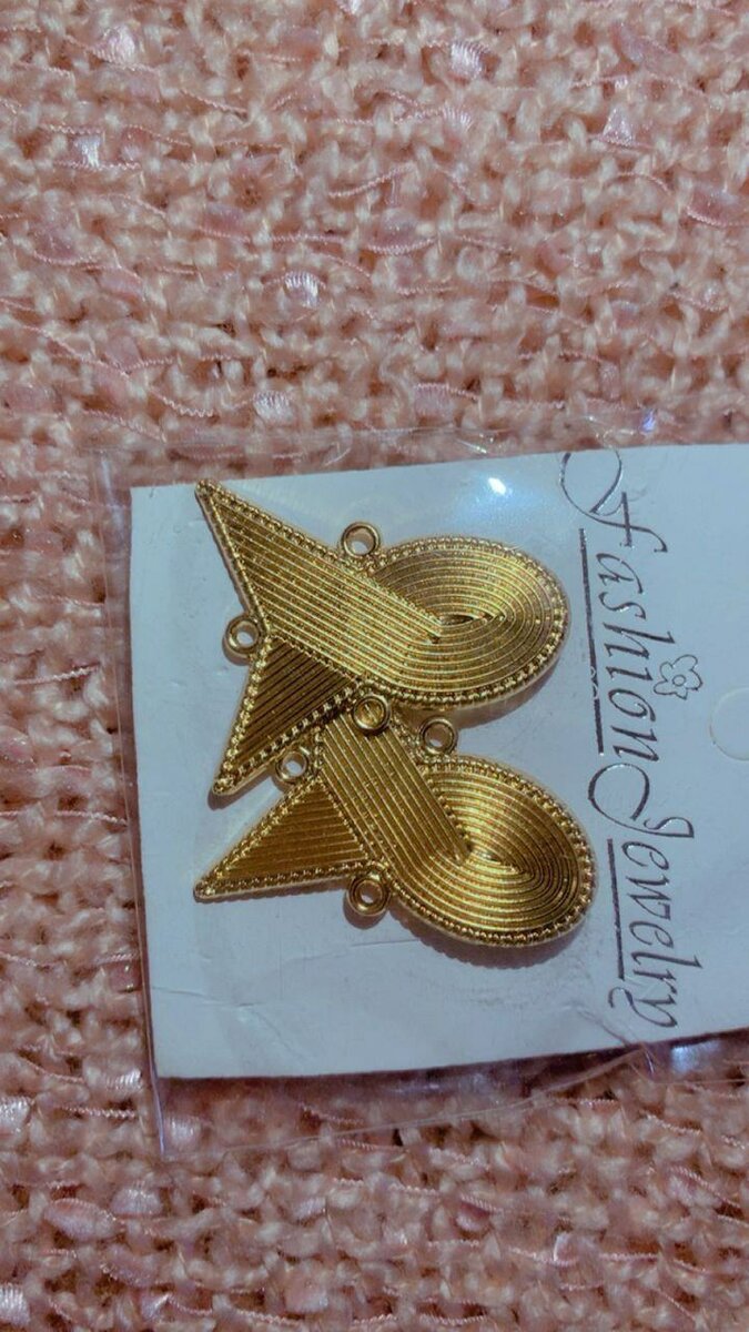 Boucles d'oreilles dorées élégantes