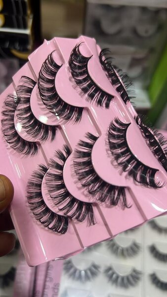 Faux cils