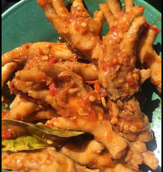 Pattes de poulet épicées