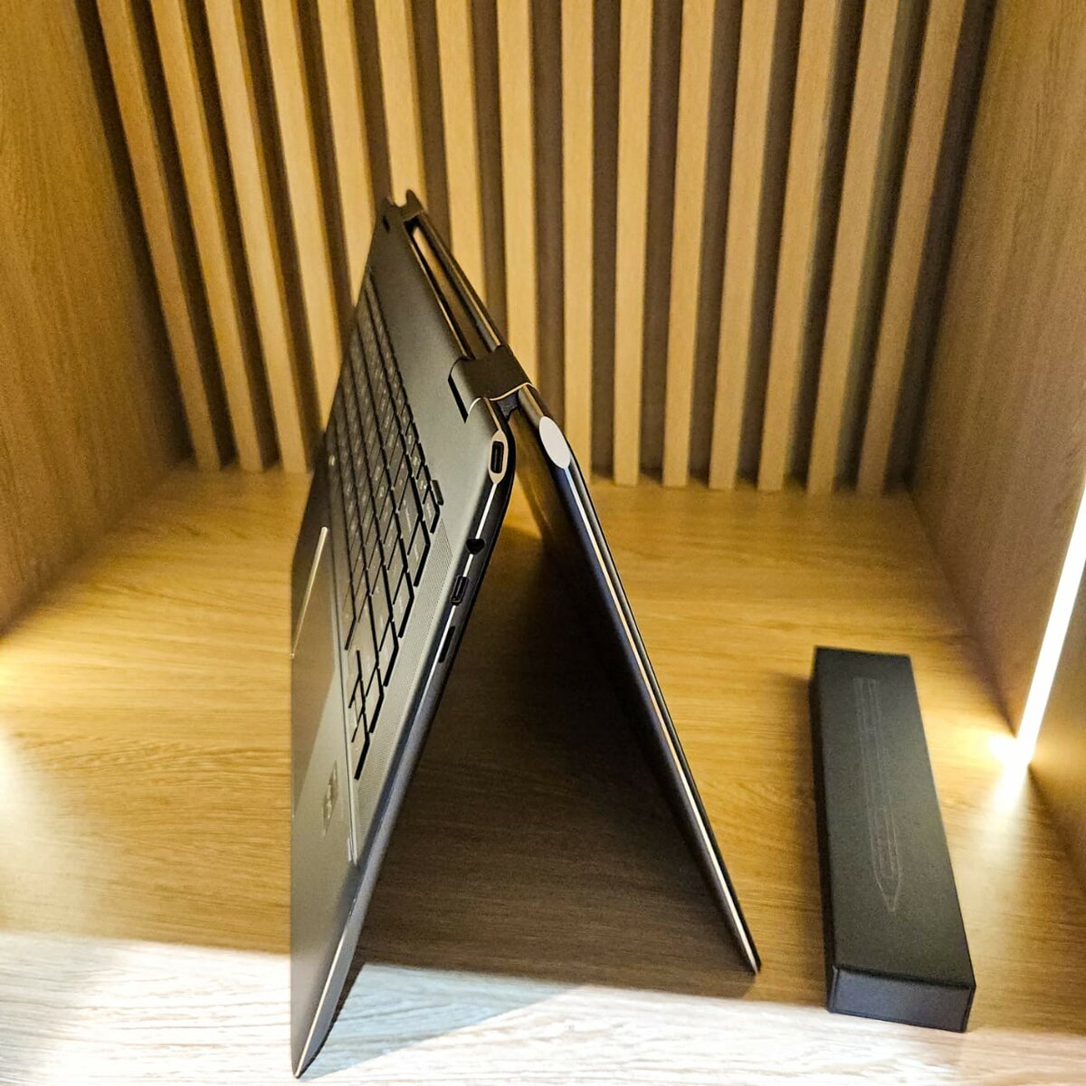 HP SPECTRE 16 (13TH GEN)