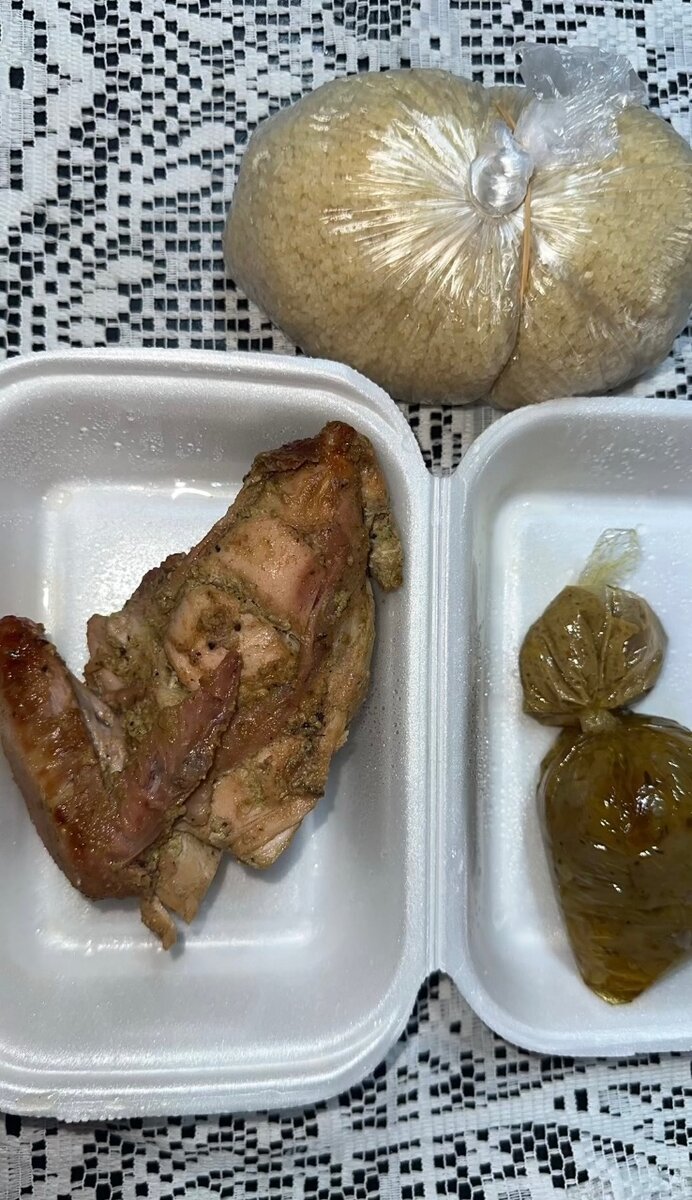 Poulet au four très délicieux.