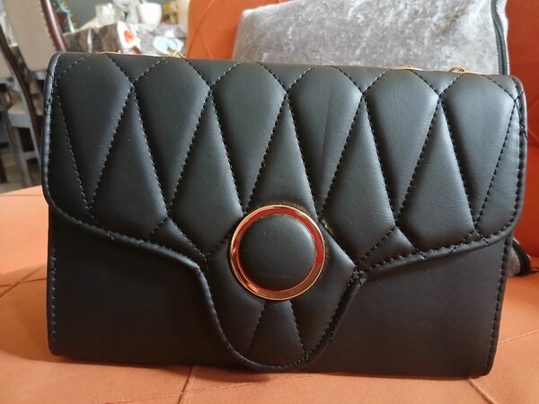 Sac à main noir élégant