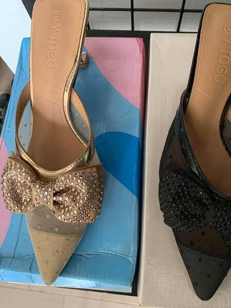 Chaussures à talons avec nœud