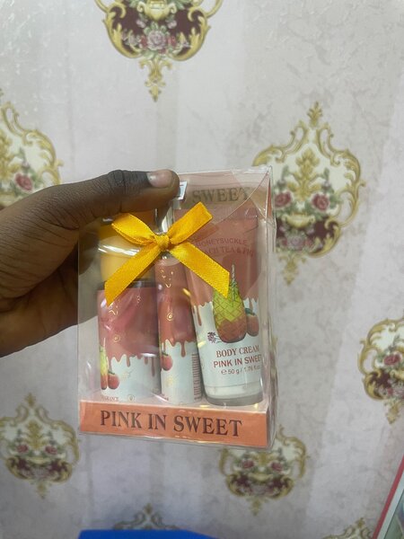 Pink in sweet perfume gift set for women