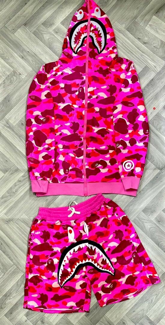 Ensemble bape requin