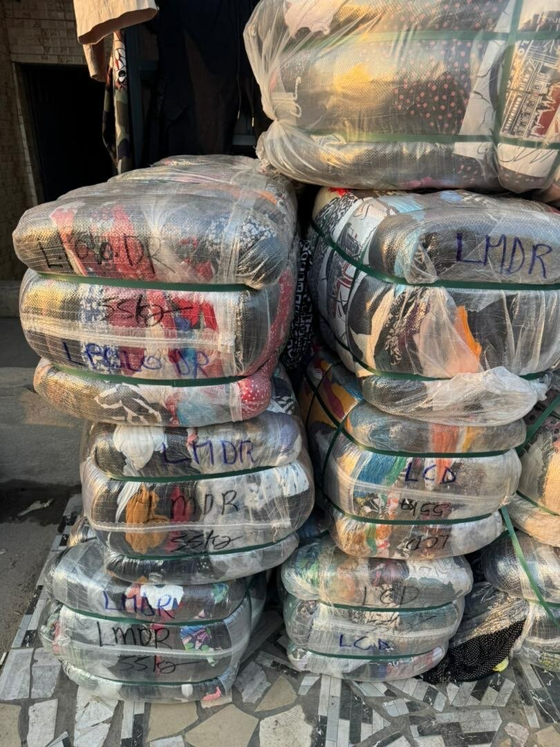 Lots de vêtements mixtes en promo