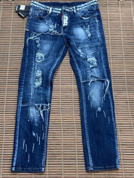 Jeans déchirés mode