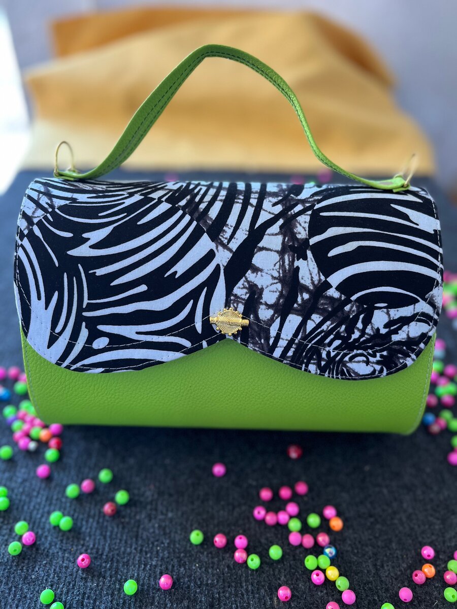 Sac à main coloré élégant