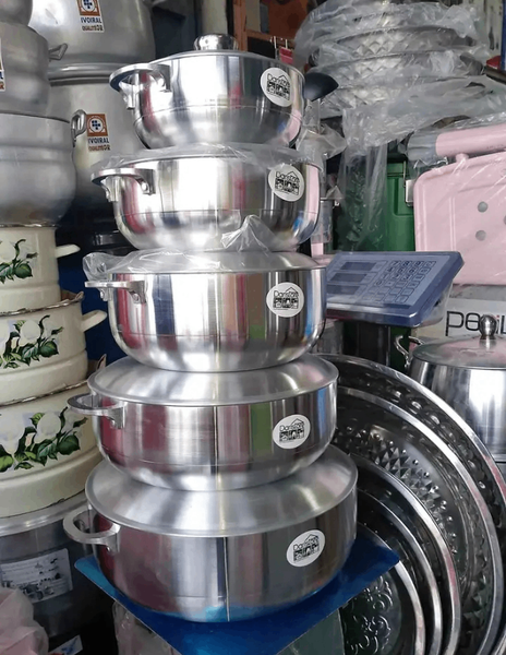 Batterie de casseroles en inox