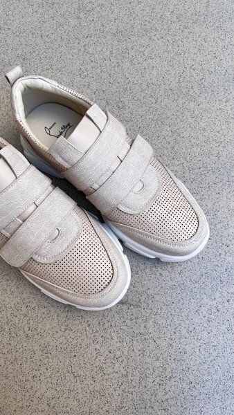 Кожаные летние кроссовки