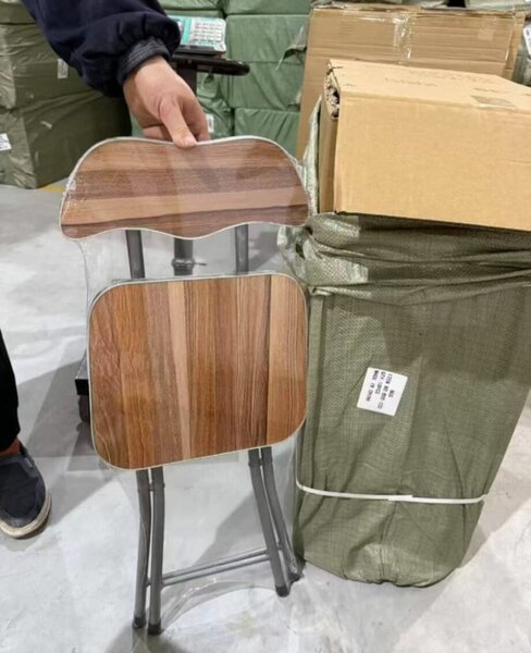 Chaises pliantes en bois élégant