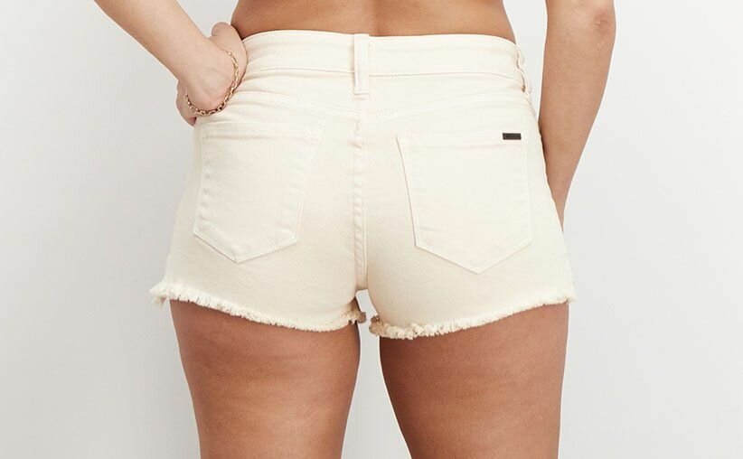 Women's Frayed Step Peach Hem Denim Shorts