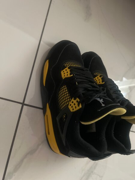 Jordan 4 authentique