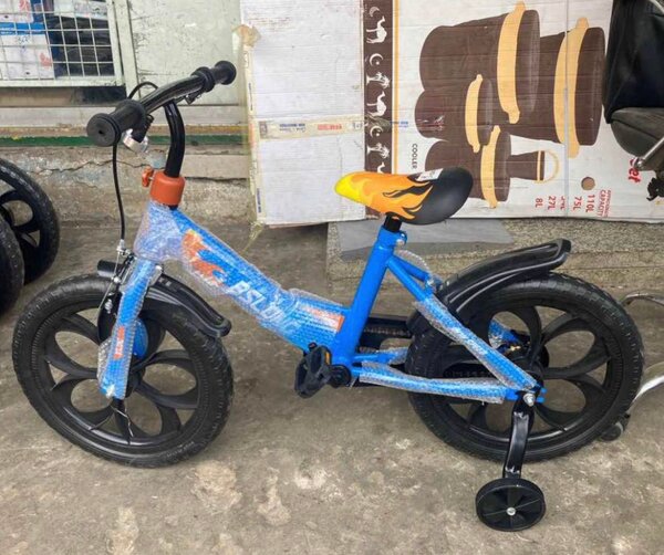 Vélo enfant avec roulettes