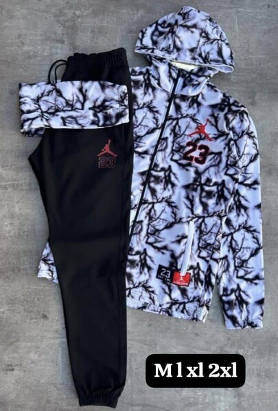 Ensemble de survêtement moderne