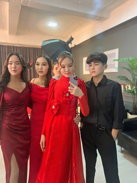 Красное вечернее платье