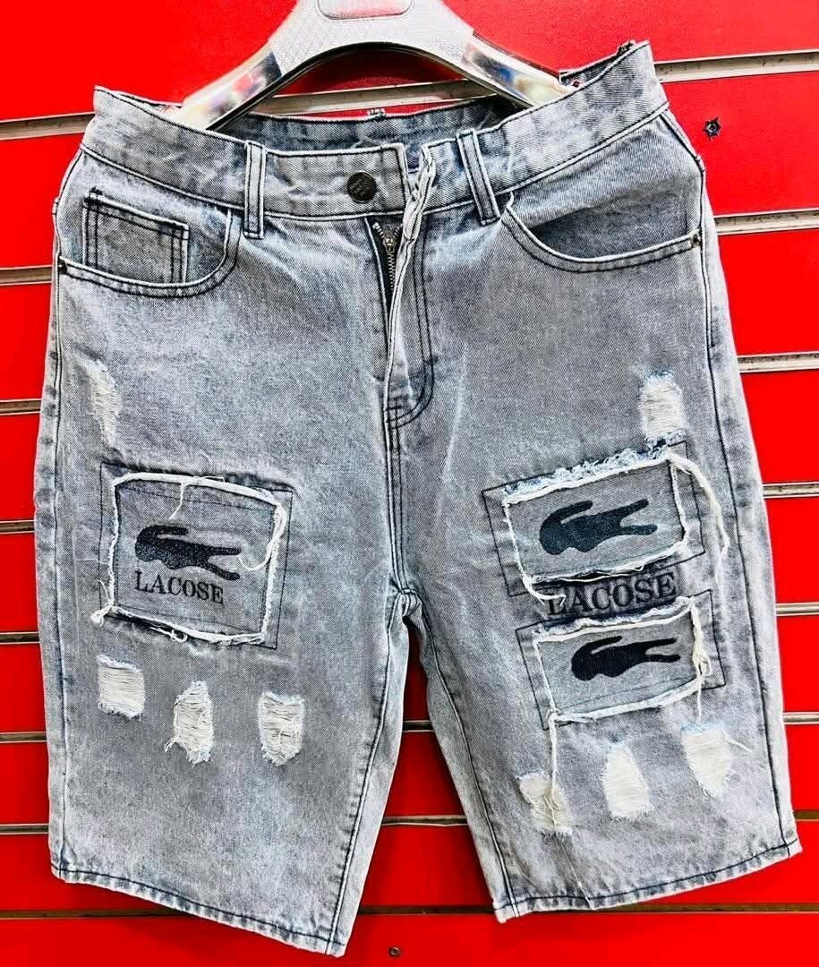 Shorts en jean déchirés tendance