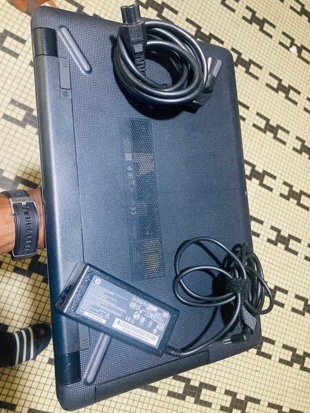 HP DUAL CORE 10/10 4gb/500gb