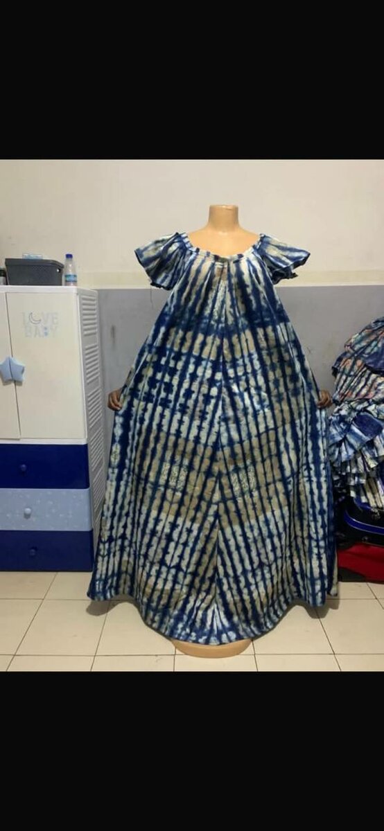 Robe disponible a 9000fr